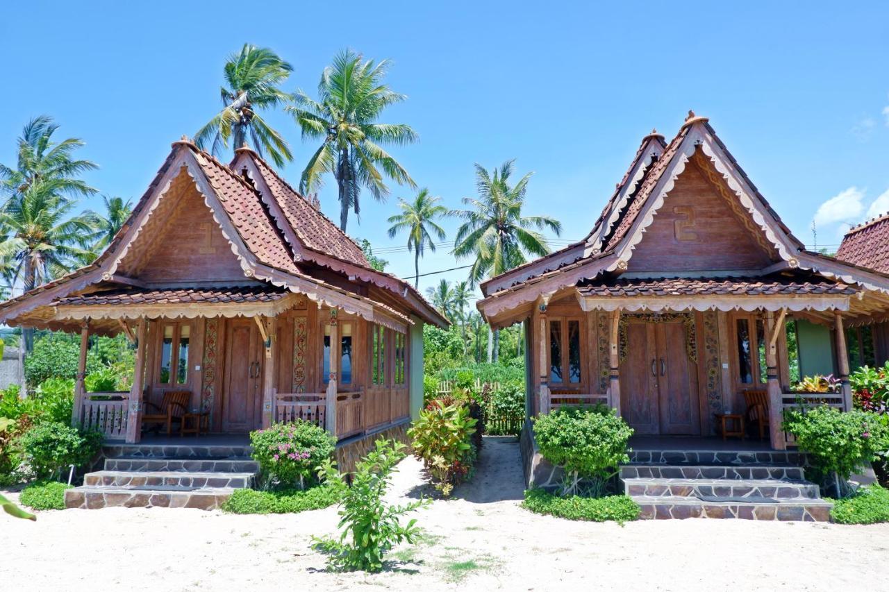 Blue Harbor Beachfront & Resto होटल 4*