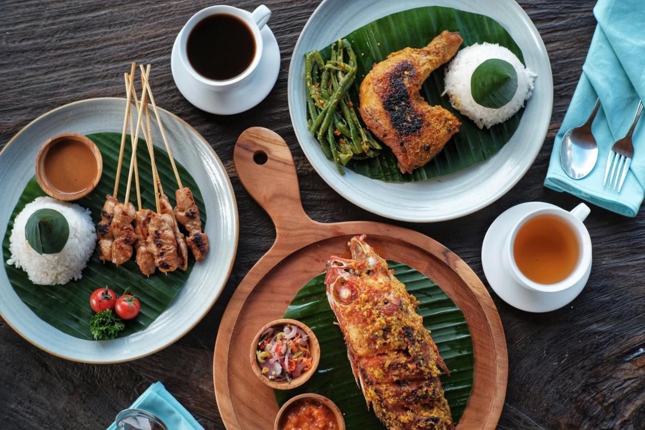 Blue Harbor Beachfront & Resto होटल 4*