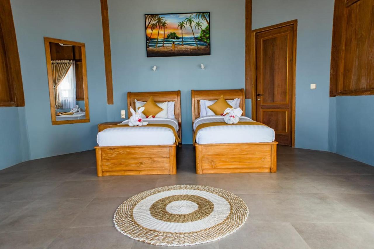 Blue Harbor Beachfront & Resto 4* Ped