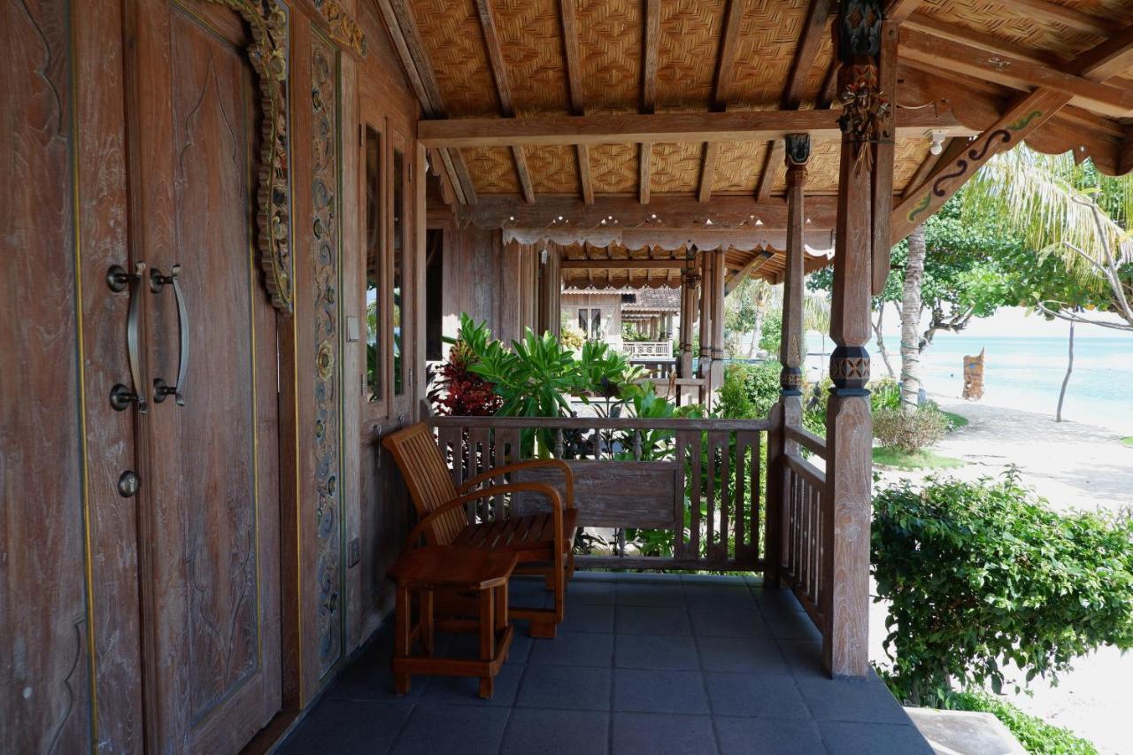 Blue Harbor Beachfront & Resto Hotel Ped
